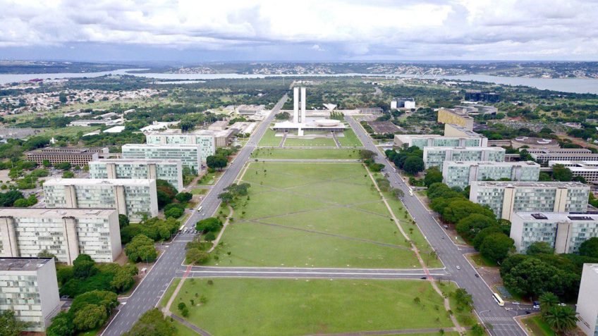 Queda de luz atinge prédios na Esplanada dos Ministérios