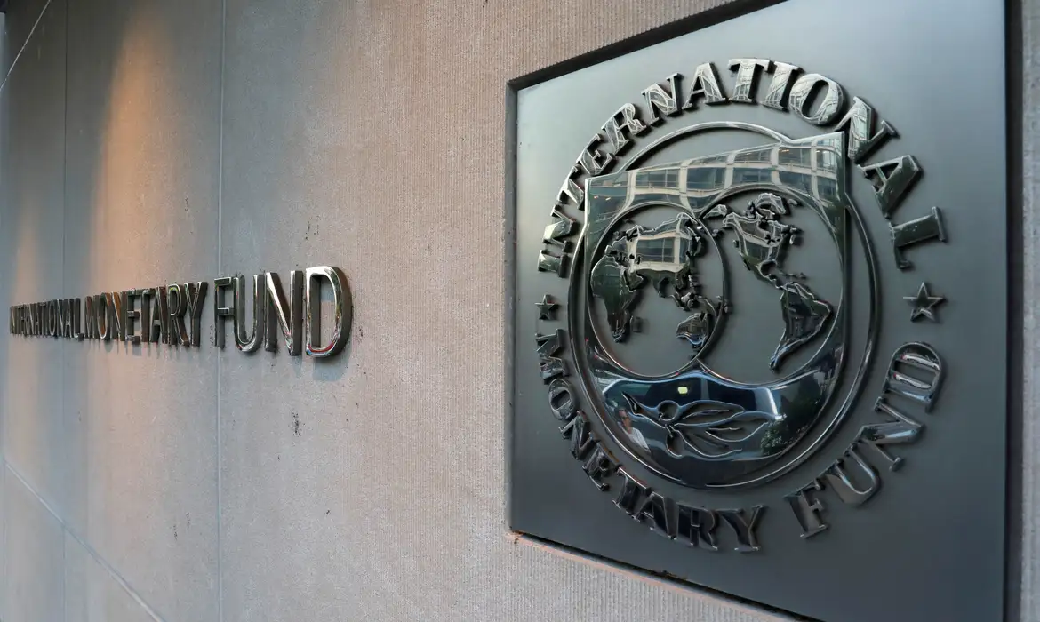 FMI: economia dos EUA sofre pressão; tarifas são risco para inflação