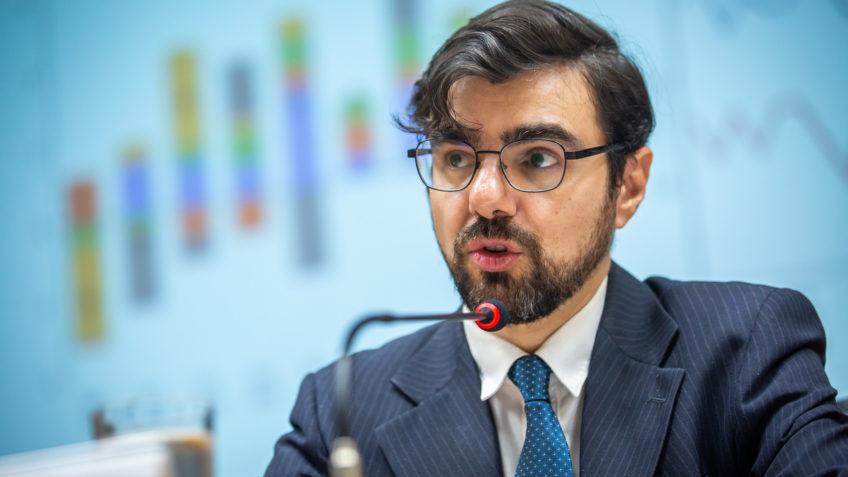Tarifaço deve eliminar até 65.000 empregos no Brasil, diz governo