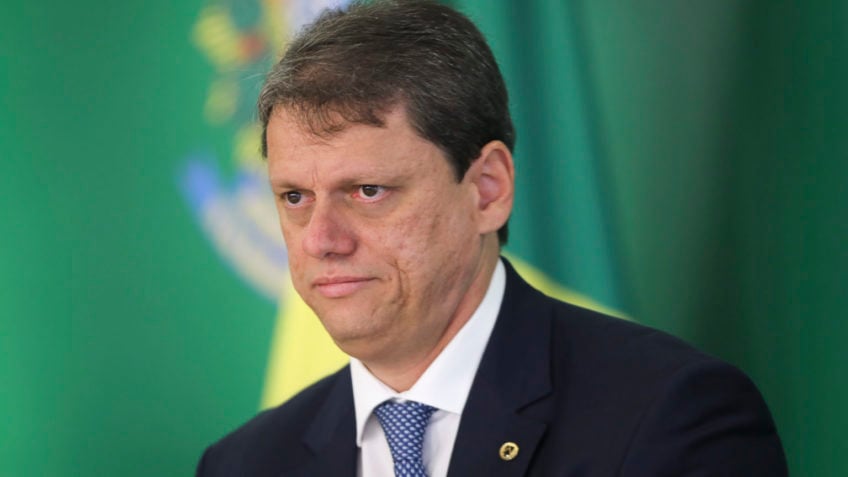 Tarcísio está com Trump e bilionários, diz campanha do PT