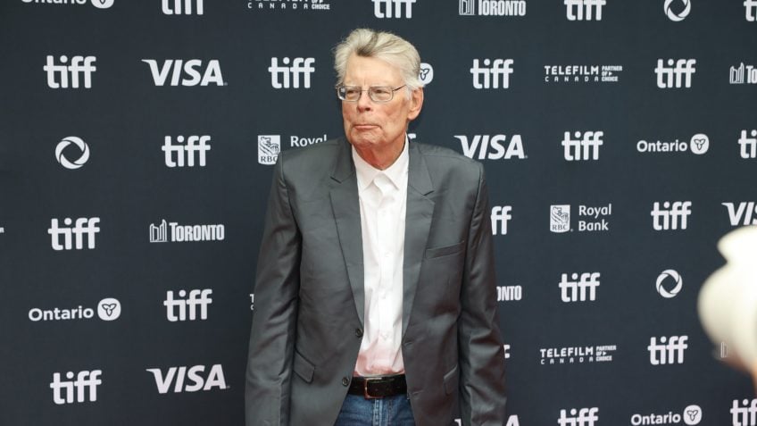 Stephen King se desculpa após acusar Charlie Kirk de homofobia