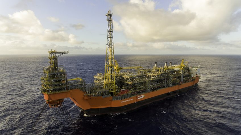 Produção de petróleo cresce 7% e é recorde em julho