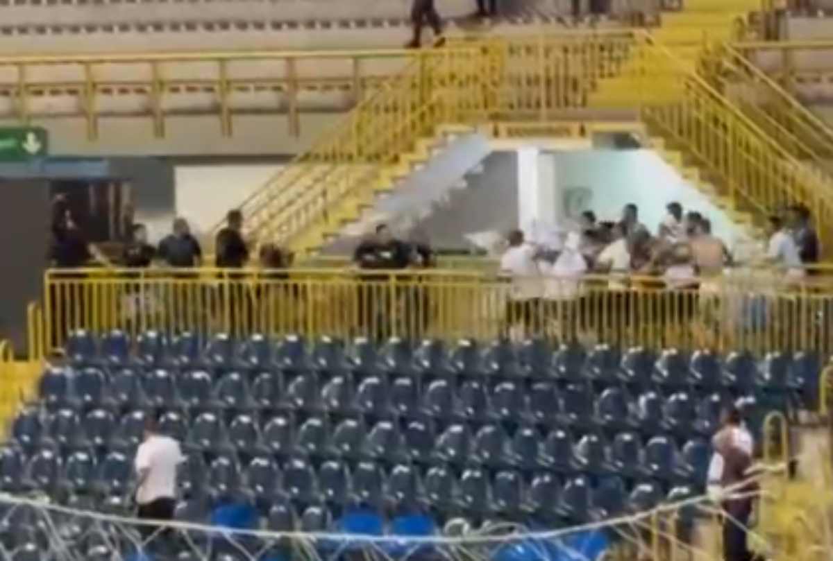 Vídeo: torcidas de Ceará e Fortaleza brigam em jogo de futsal