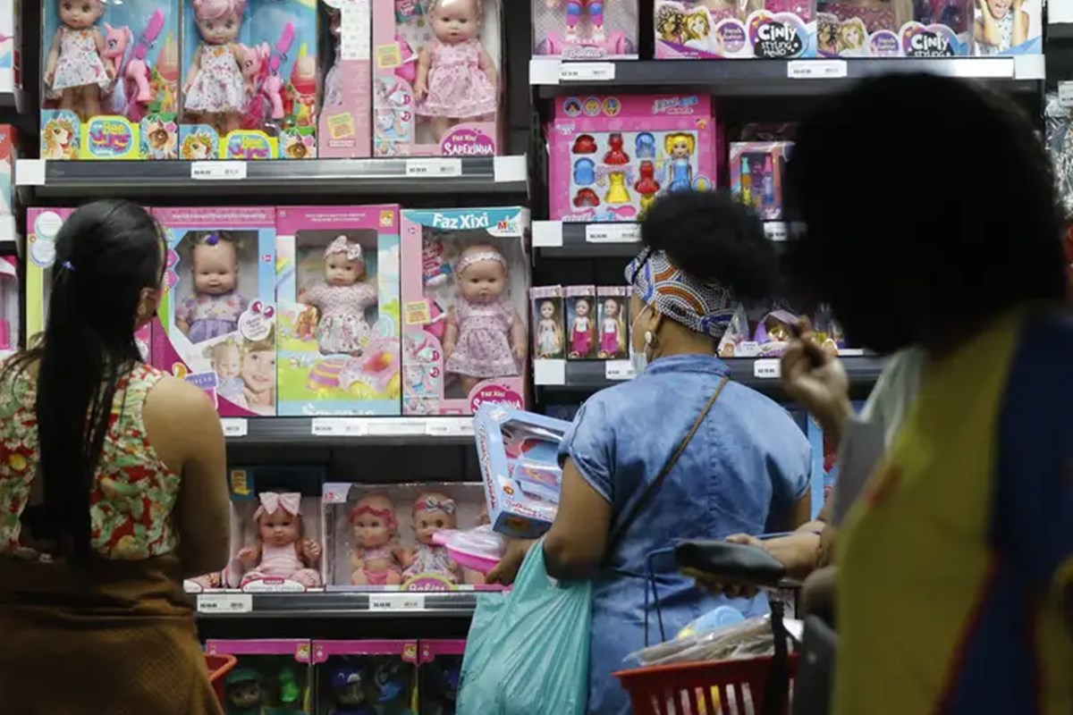 A um mês do dia das crianças, inflação impacta setor de brinquedos