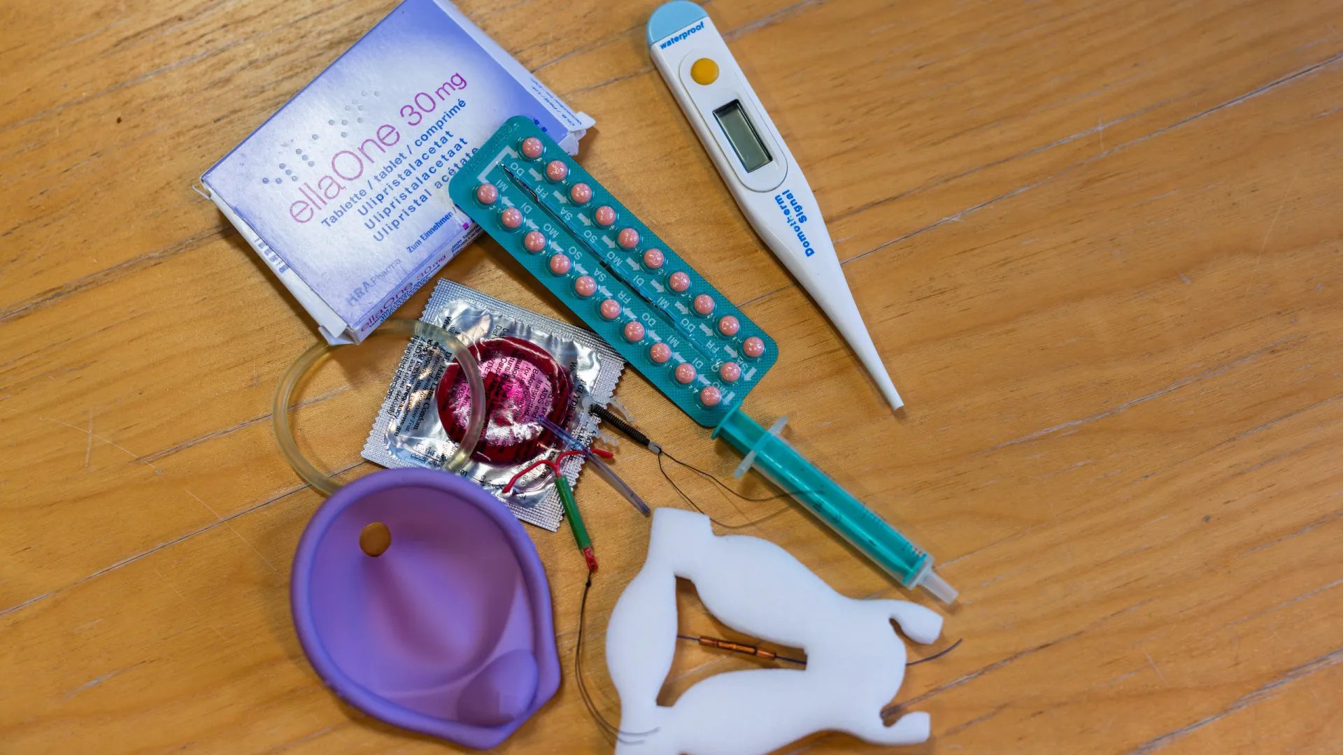Governo Trump ordena destruição de R$ 52 milhões em contraceptivos