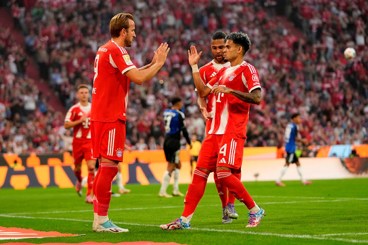 Campeonato Alemão: Bayern goleia Hamburgo e se isola na liderança