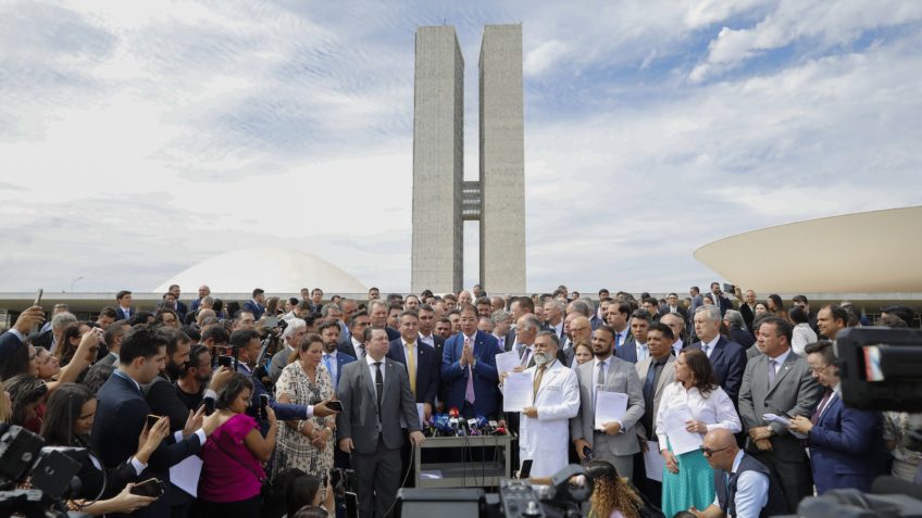 Oposição pressiona por anistia, mas STF pode barrar medida