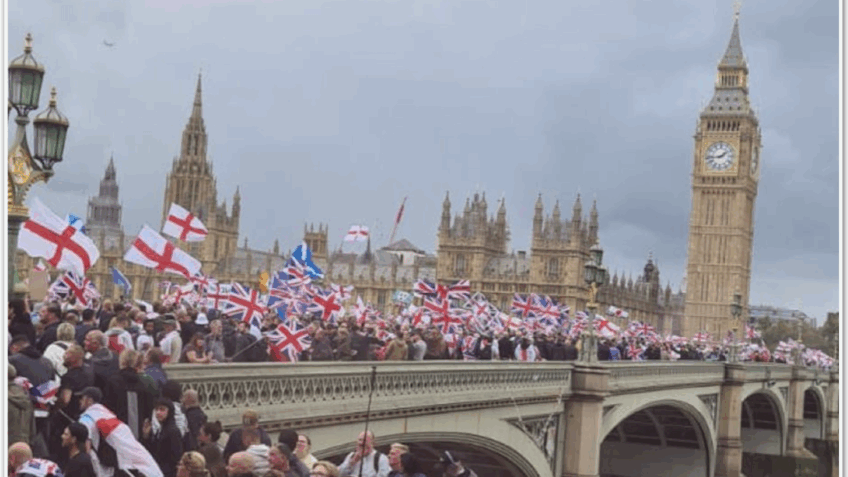 Manifestações opostas tomam ruas de Londres; veja imagens