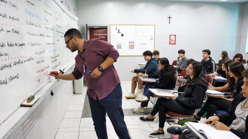 Brasil tem maior número de aluno por professor em faculdades privadas