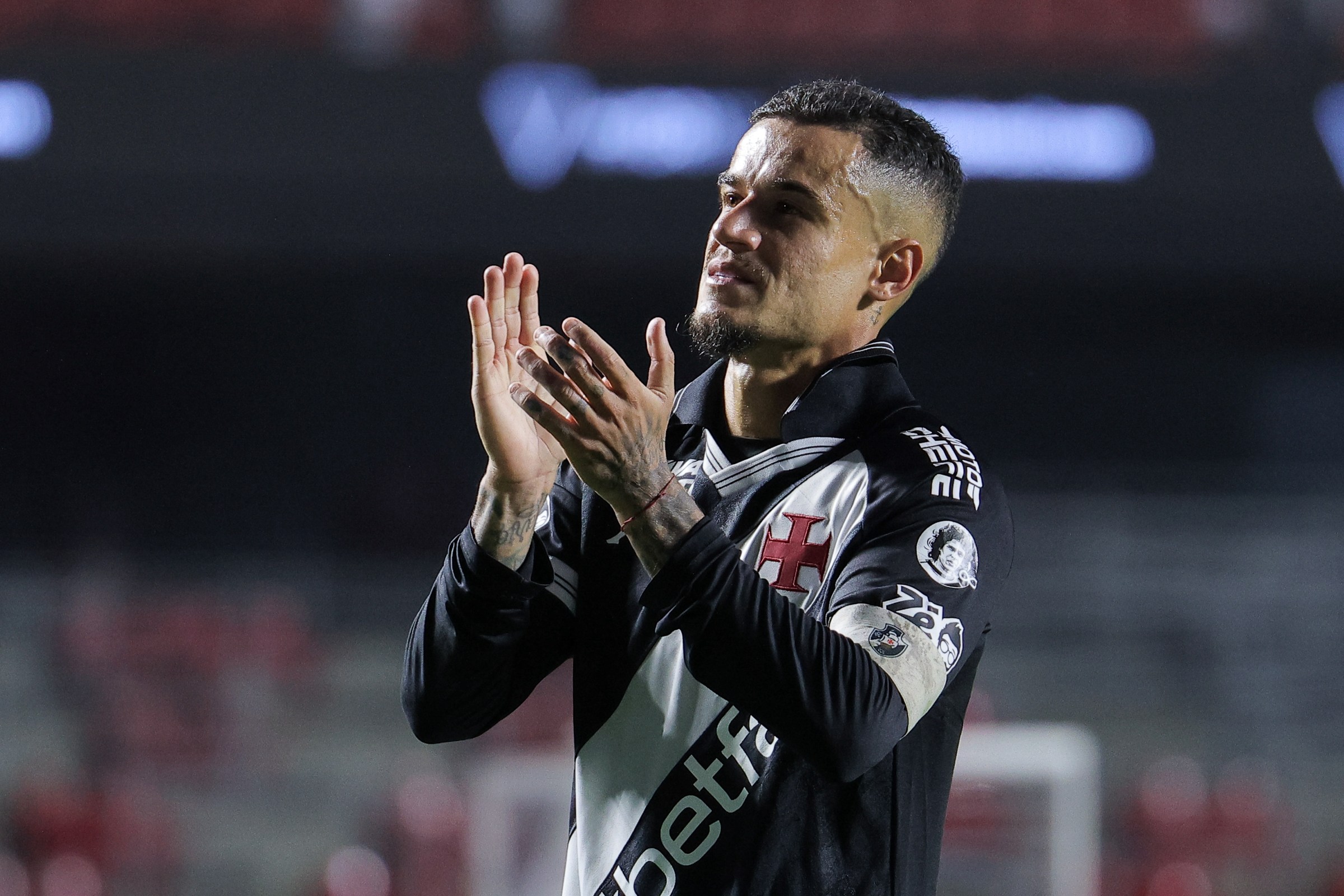 Ceará estraga jogo 100 de Coutinho e empata com Vasco no fim