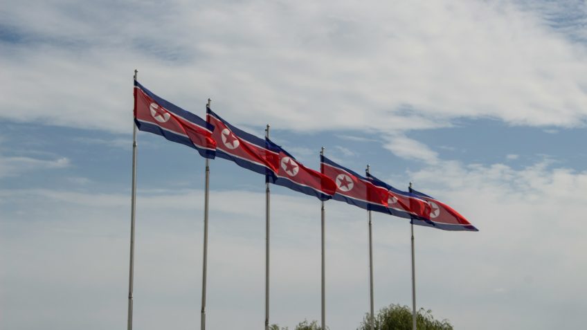 Coreia do Norte diz que arsenal nuclear é "irreversível"