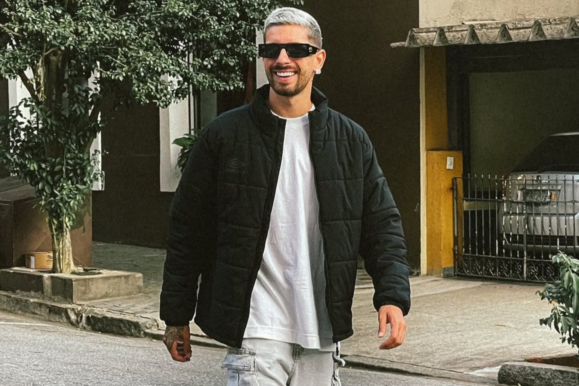 Conheça Tulinho, filho de ex-Botafogo e namorado de Flávia Saraiva