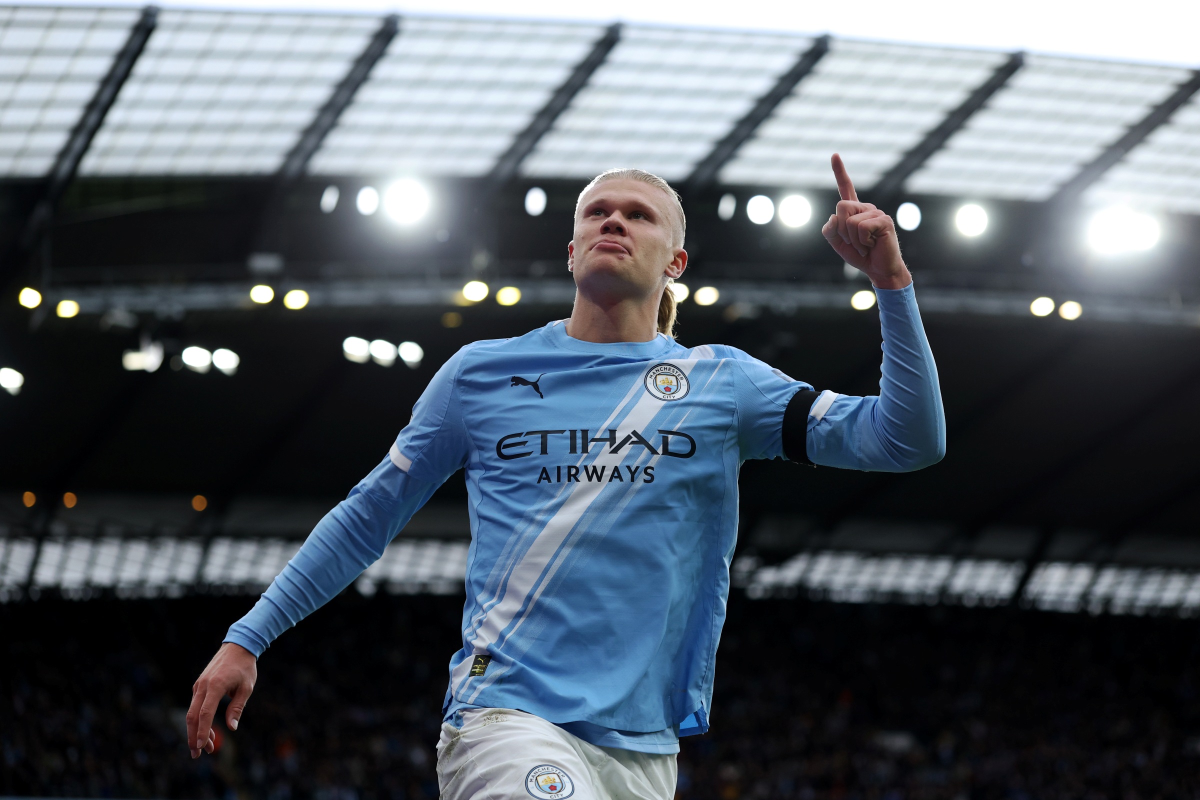 Haaland supera nomes históricos na artilharia da Premier League; veja