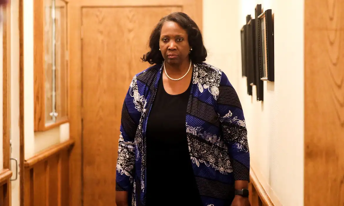 Michigan nega irregularidades em imóvel de diretora do FED Lisa Cook