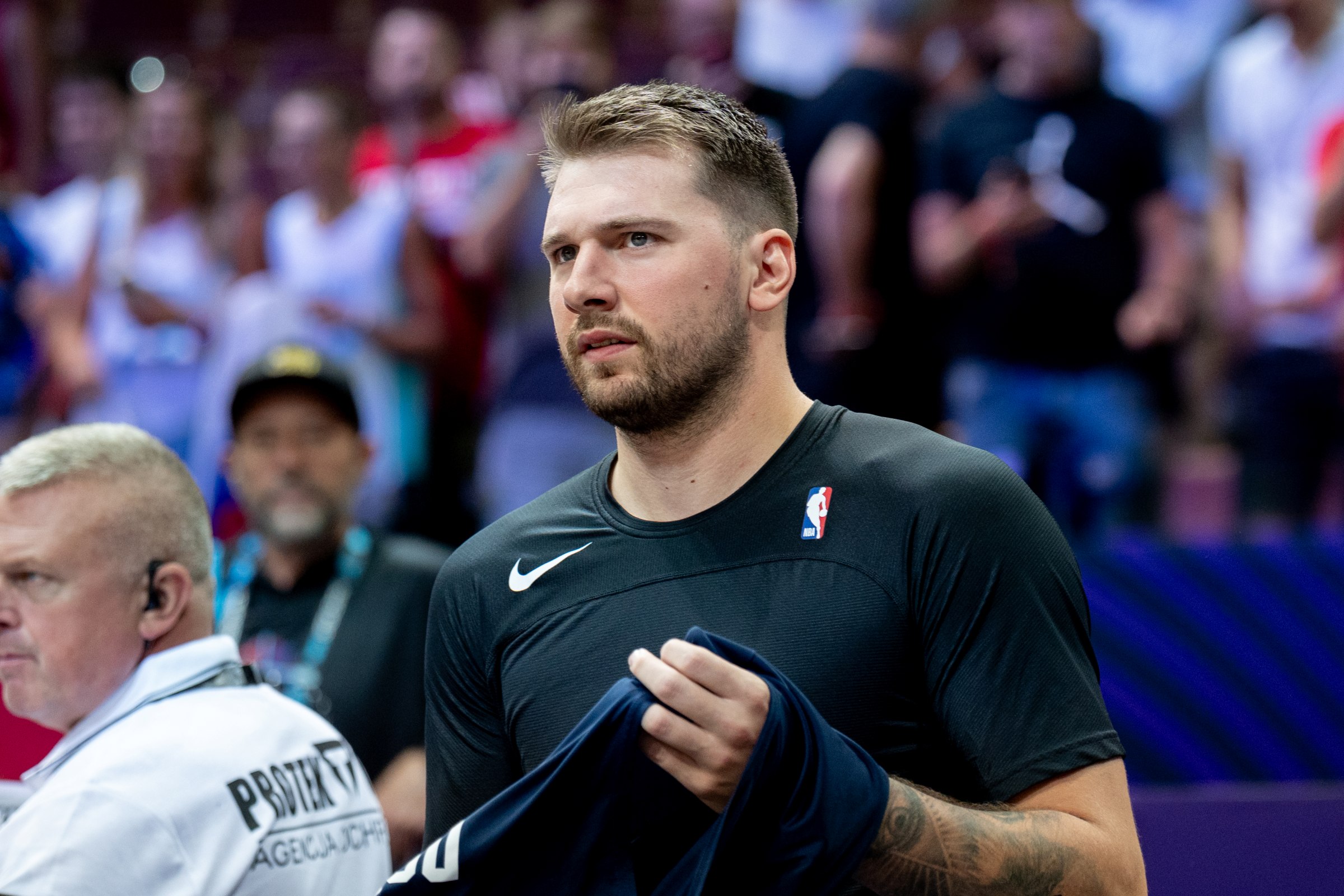 Doncic compra mansão de Sharapova em LA por R$ 125 milhões. Veja fotos