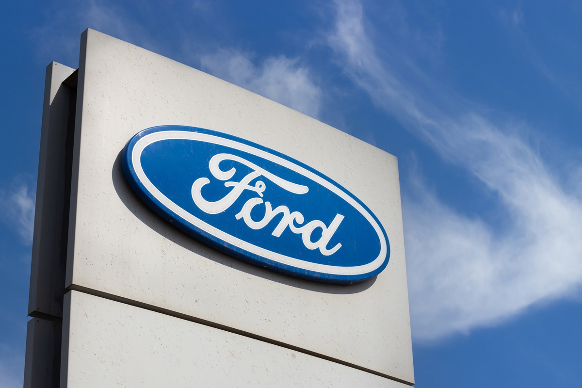 Com vendas fracas de elétricos, Ford deve cortar mais de mil empregos