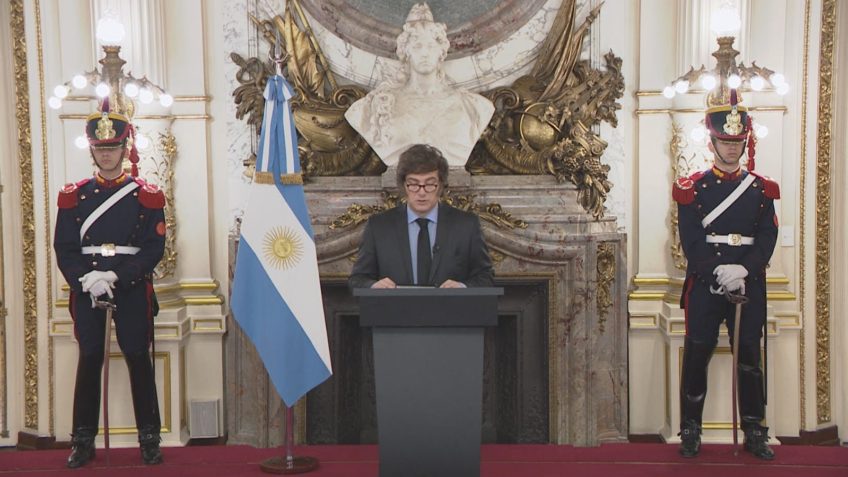 Milei apresenta orçamento argentino para 2026