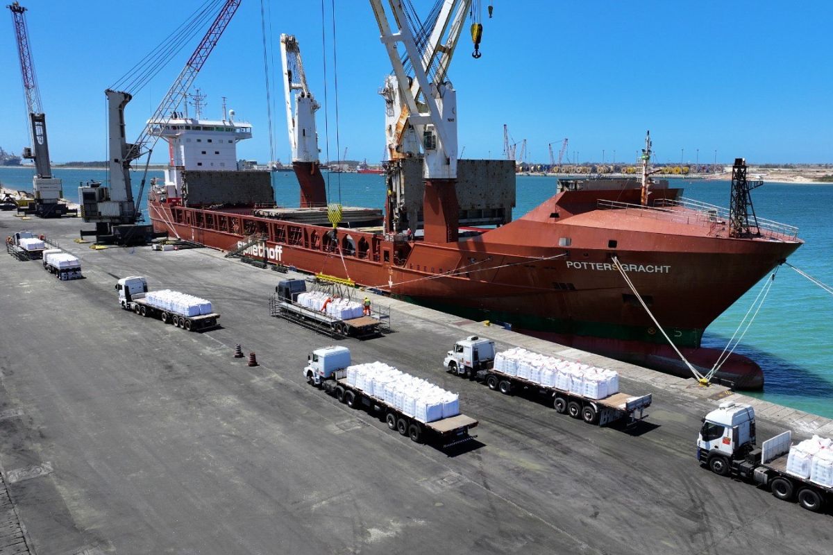Porto do Açu realiza primeira exportação de carga agrícola de MT