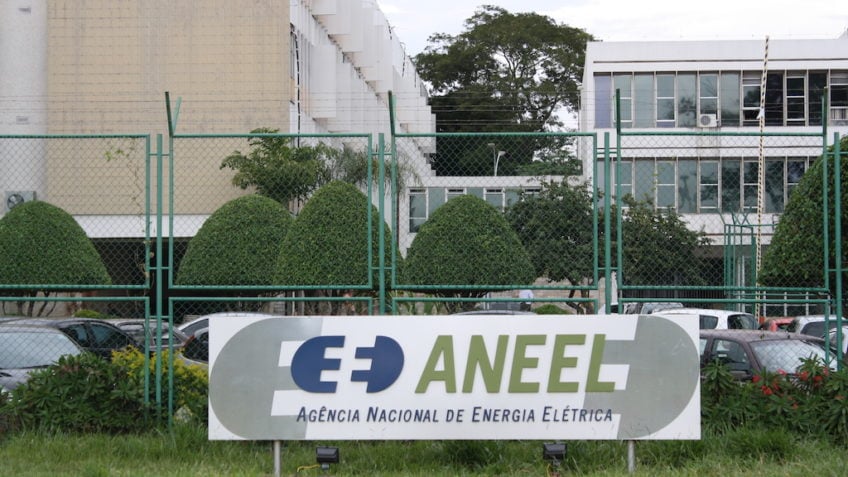 Aneel vai discutir riscos de apagões provocados por energia solar