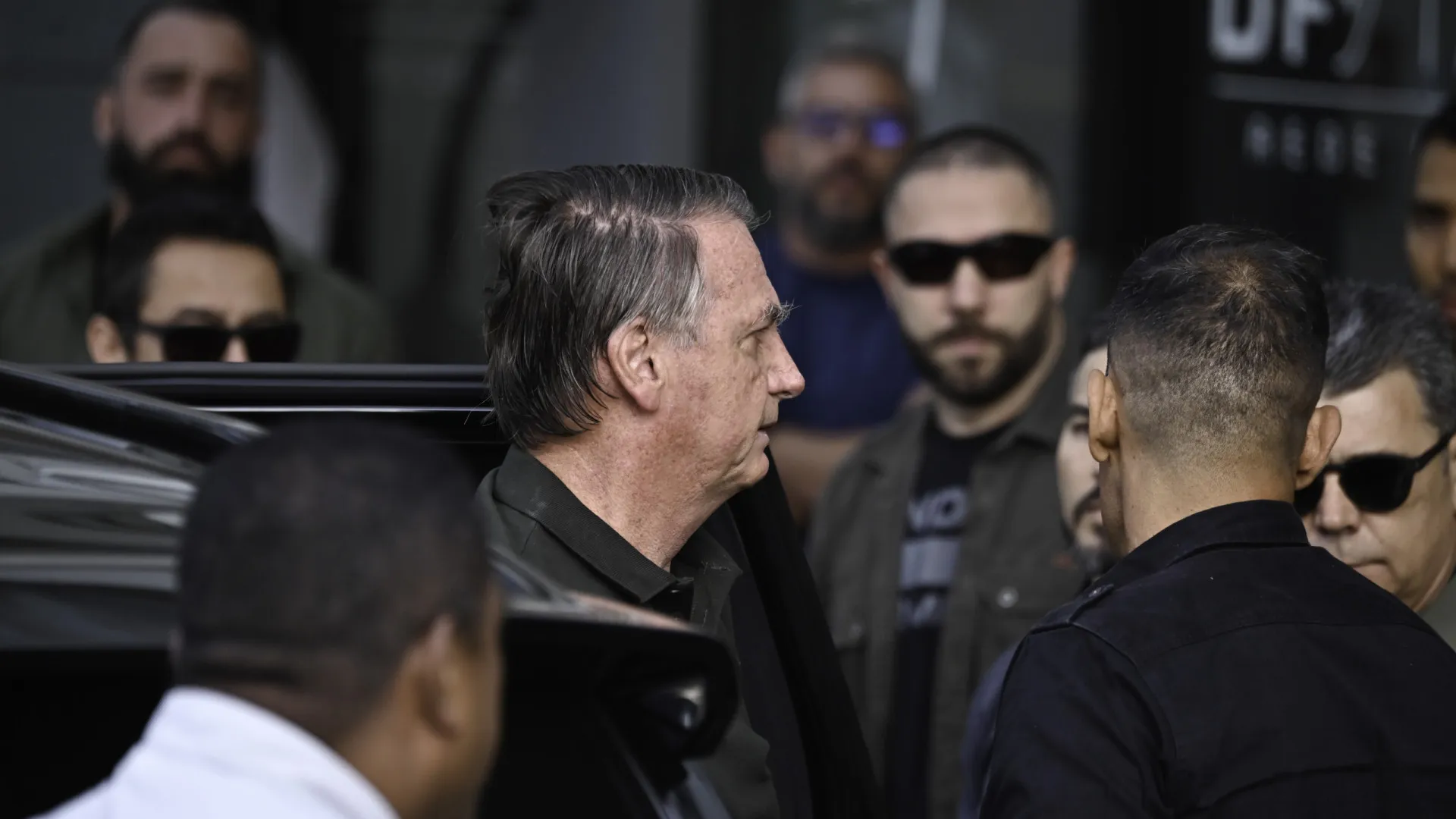 Bolsonaro passa mal e é levado para hospital em Brasília