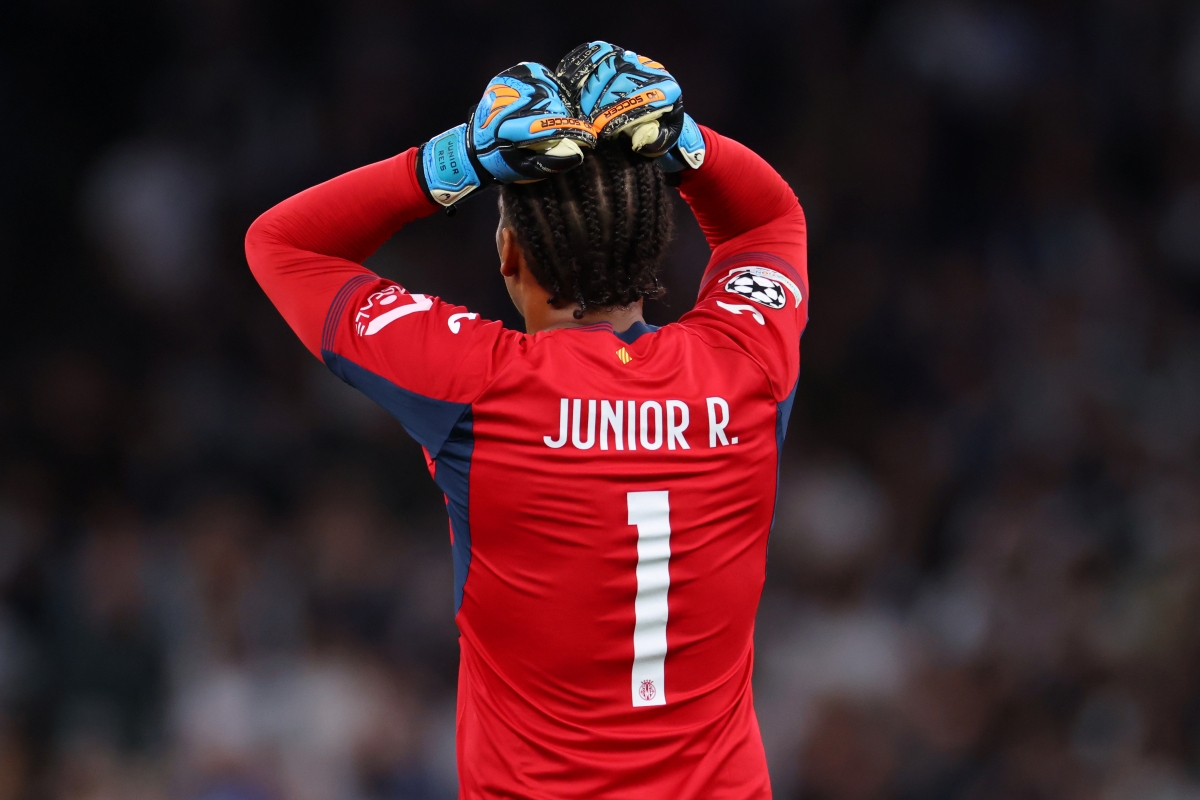 Vídeo: goleiro brasileiro leva frango na estreia da Champions League