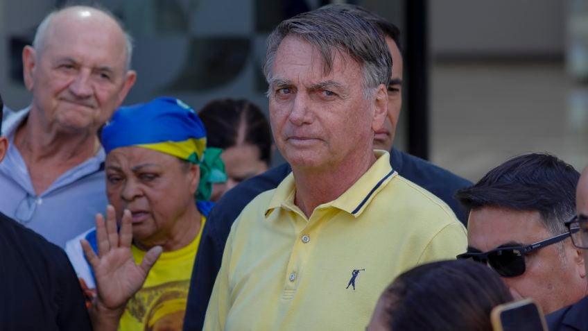 Bolsonaro sai da prisão domiciliar para ir ao hospital pela 3ª vez