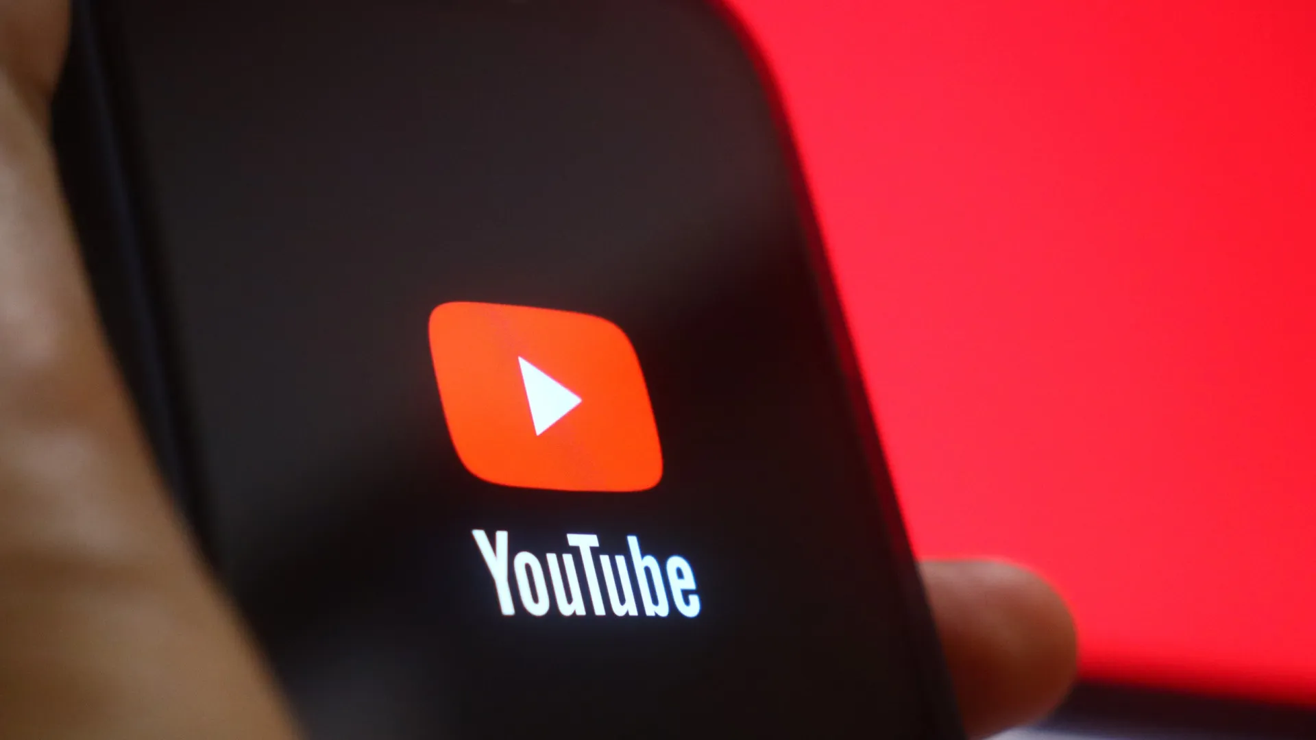 Após TikTok, YouTube lançará loja para influenciadores no Brasil