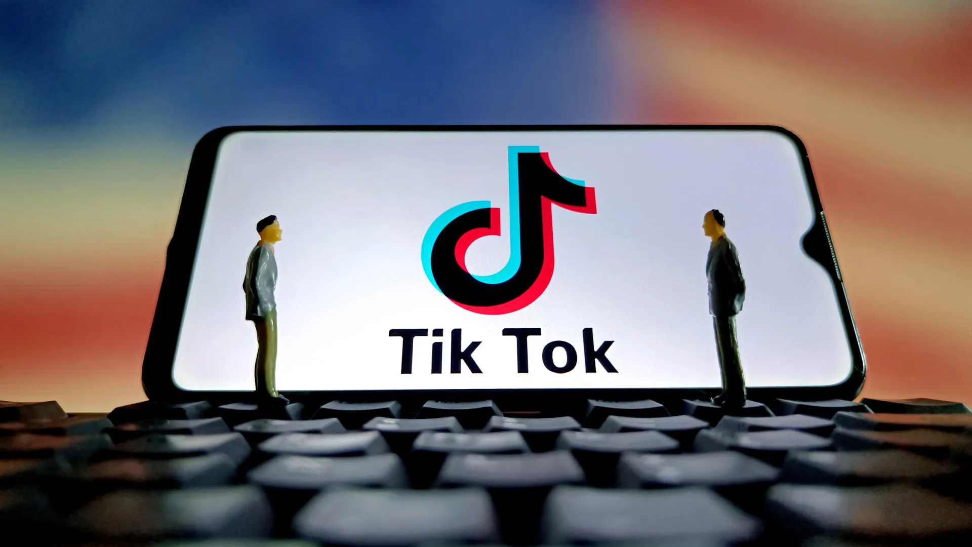 China destaca benefícios mútuos em acordo com EUA sobre o TikTok; entenda