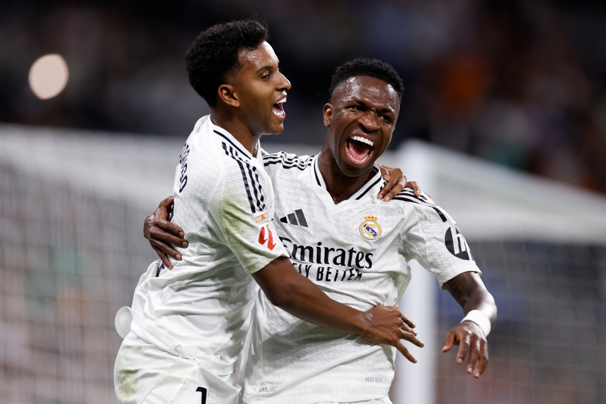 Imprensa espanhola reforça briga por posição entre Vini Jr. e Rodrygo