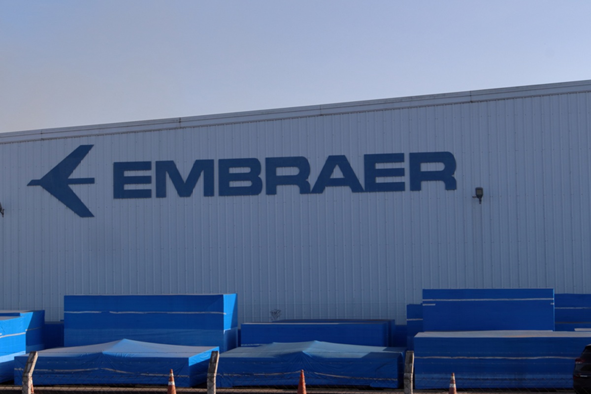 Greve de funcionários derruba ações da Embraer na Bolsa