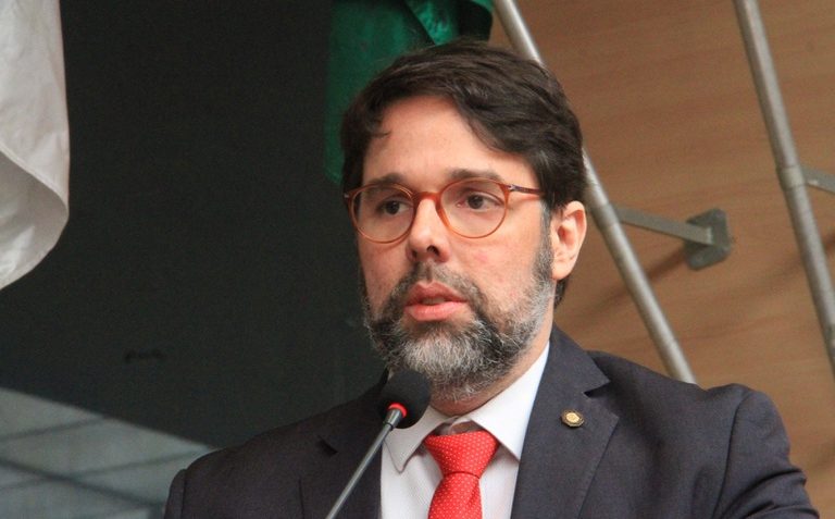 PL expulsa vereador que chamou Michelle Bolsonaro de "quenga"