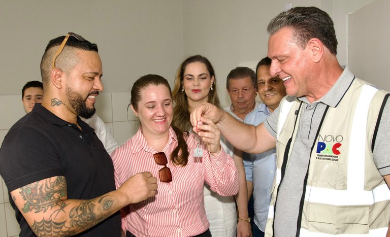 Representando o Governo Federal, ministro Fávaro entrega moradias do Minha Casa, Minha Vida em Nova Mutum (MT)