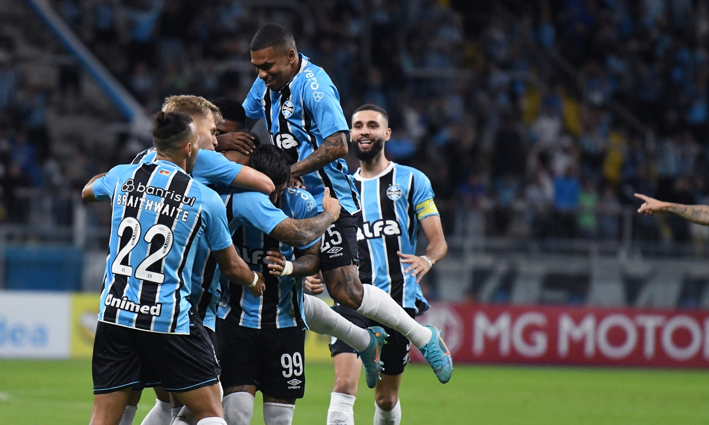 Grêmio adquire ingressos do GreNal e critica preços: “Desproporcional”