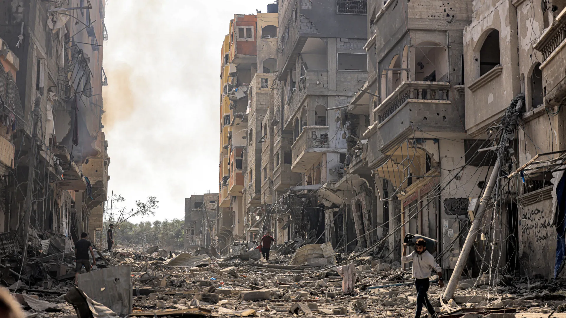 Israel avança sobre Cidade de Gaza e abre rota temporária para moradores fugirem