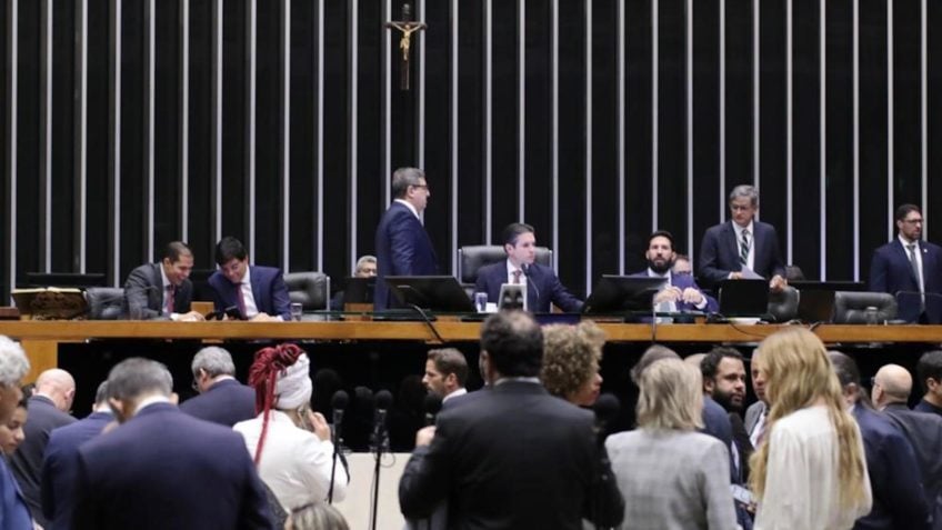 PEC da blindagem: saiba como votou cada deputado pelo voto secreto