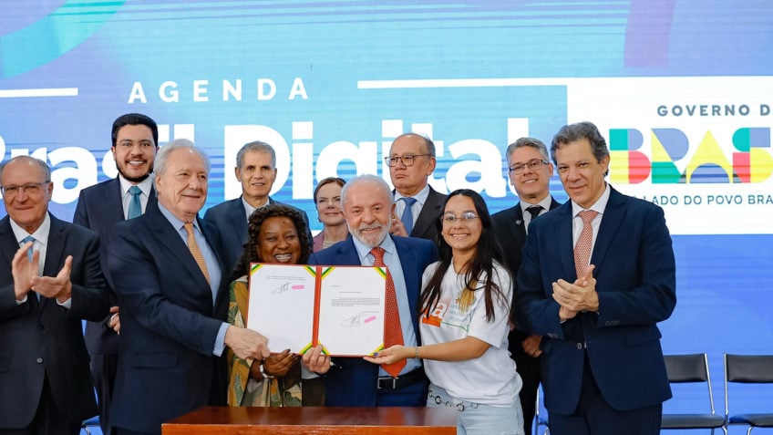 Lula sanciona PL da adultização infantil e proteção digital