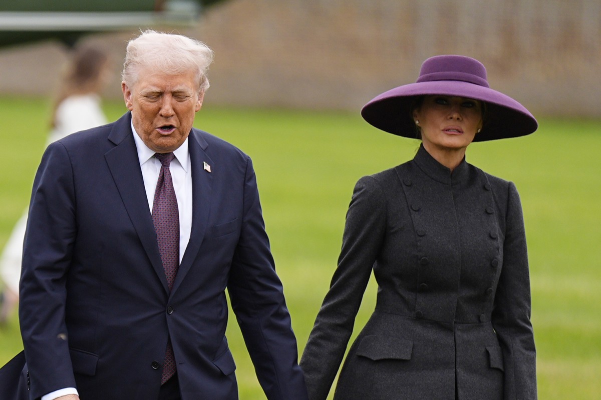 Protestos marcam chegada de Trump, que busca comércio com Reino Unido