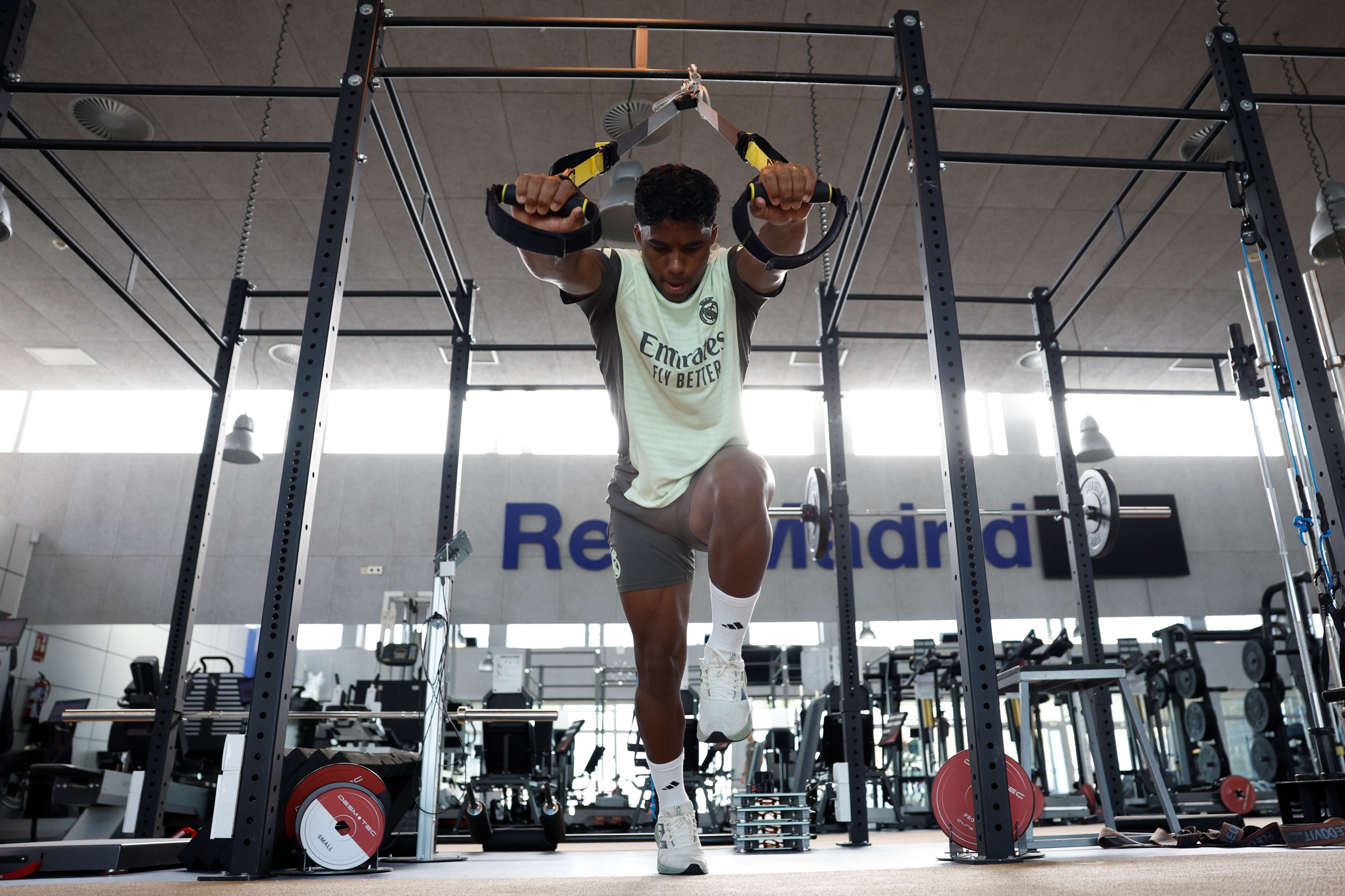 Endrick volta a treinar no Real Madrid e fica próximo de retorno