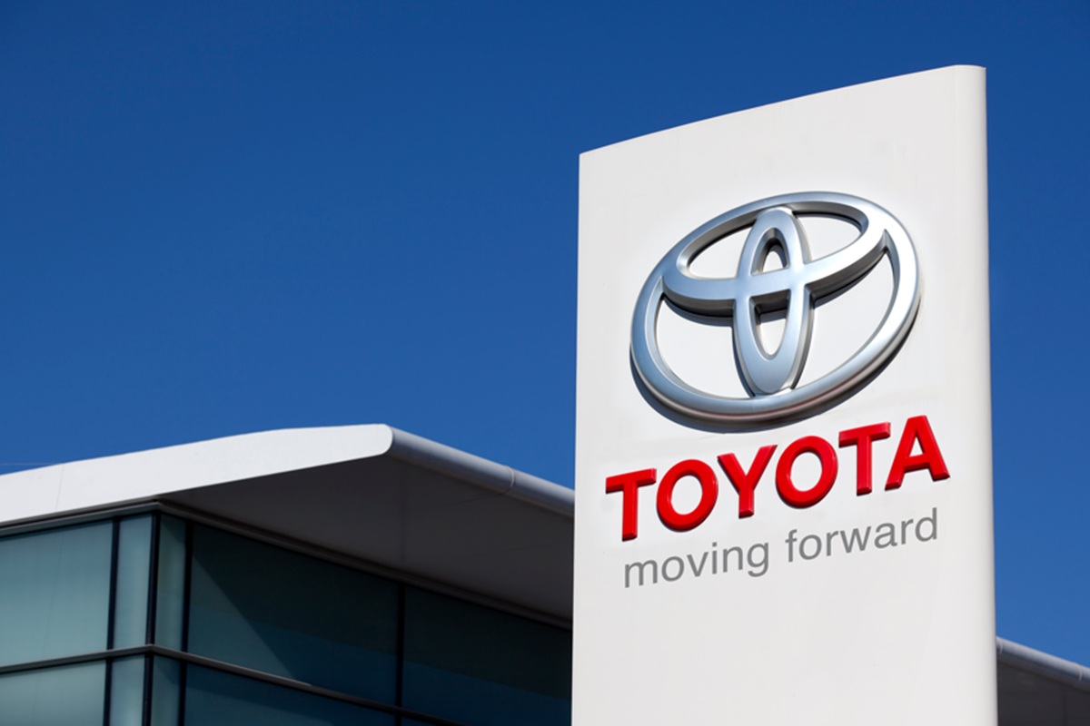 Toyota faz recall de quase 600 mil veículos por problemas no painel
