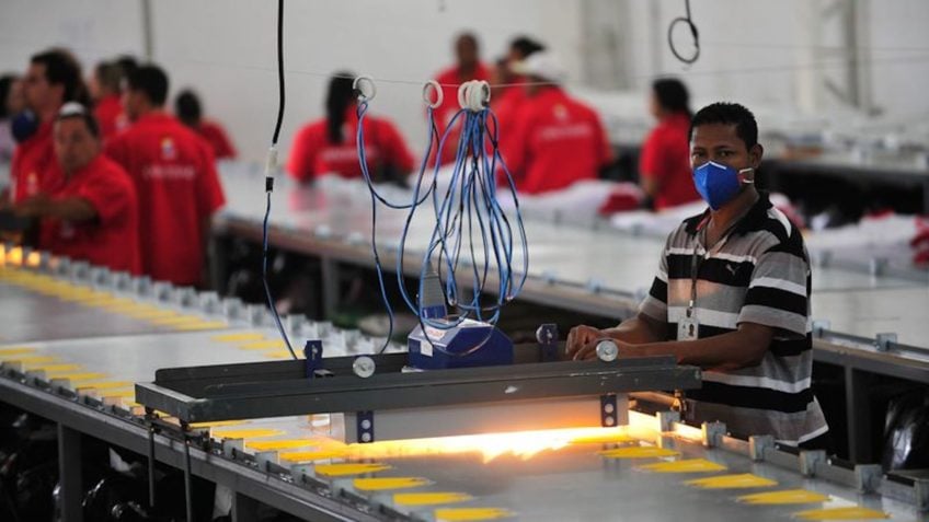 Indústria tem pior agosto em 10 anos, diz CNI