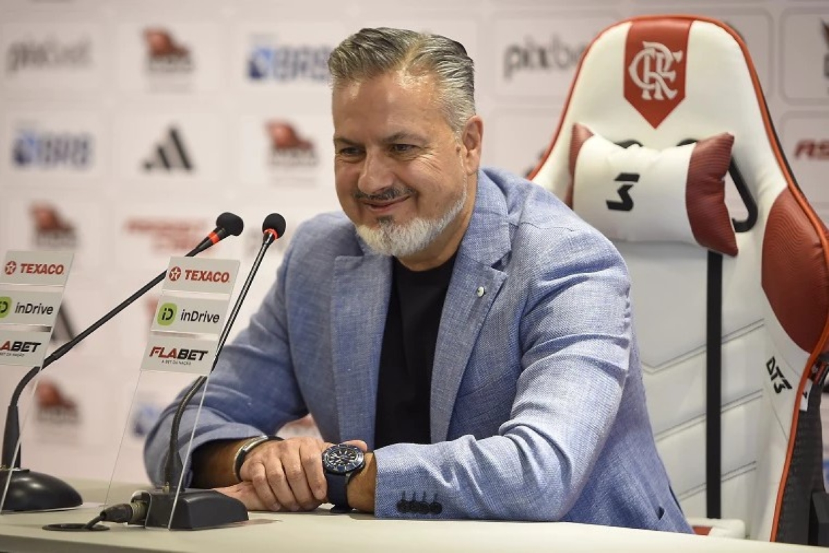 Diretor do Flamengo detona árbitro e promete ação na Conmebol. Vídeo