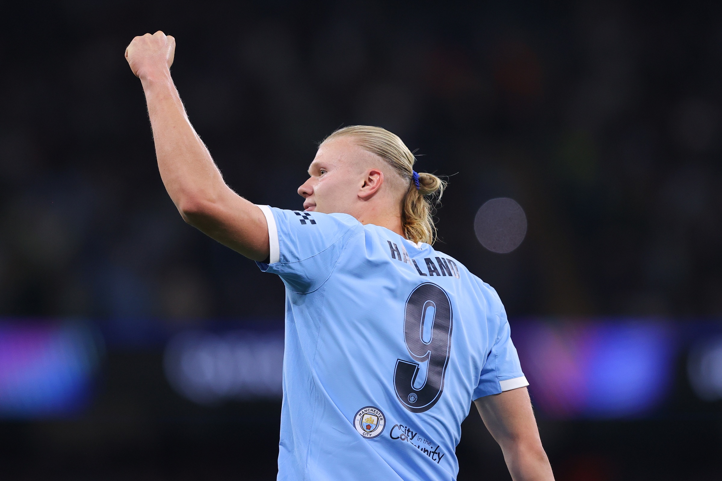 Haaland se torna o jogador mais rápido a alcançar 50 gols na Champions