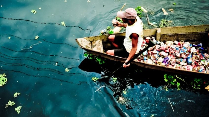 Amazônia despeja 10% do plástico marinho global