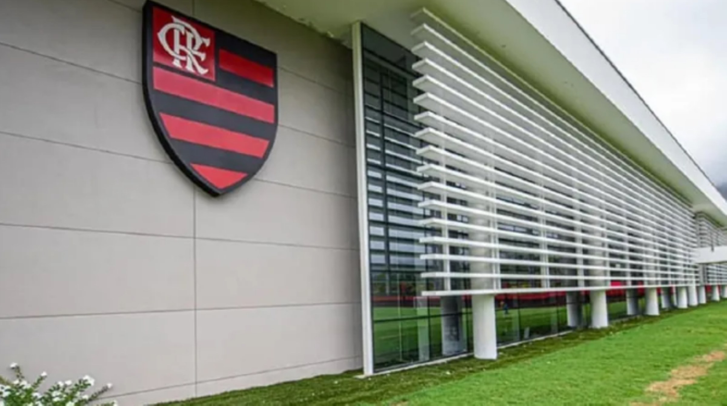 Flamengo tomará providências na Conmebol após arbitragem polêmica