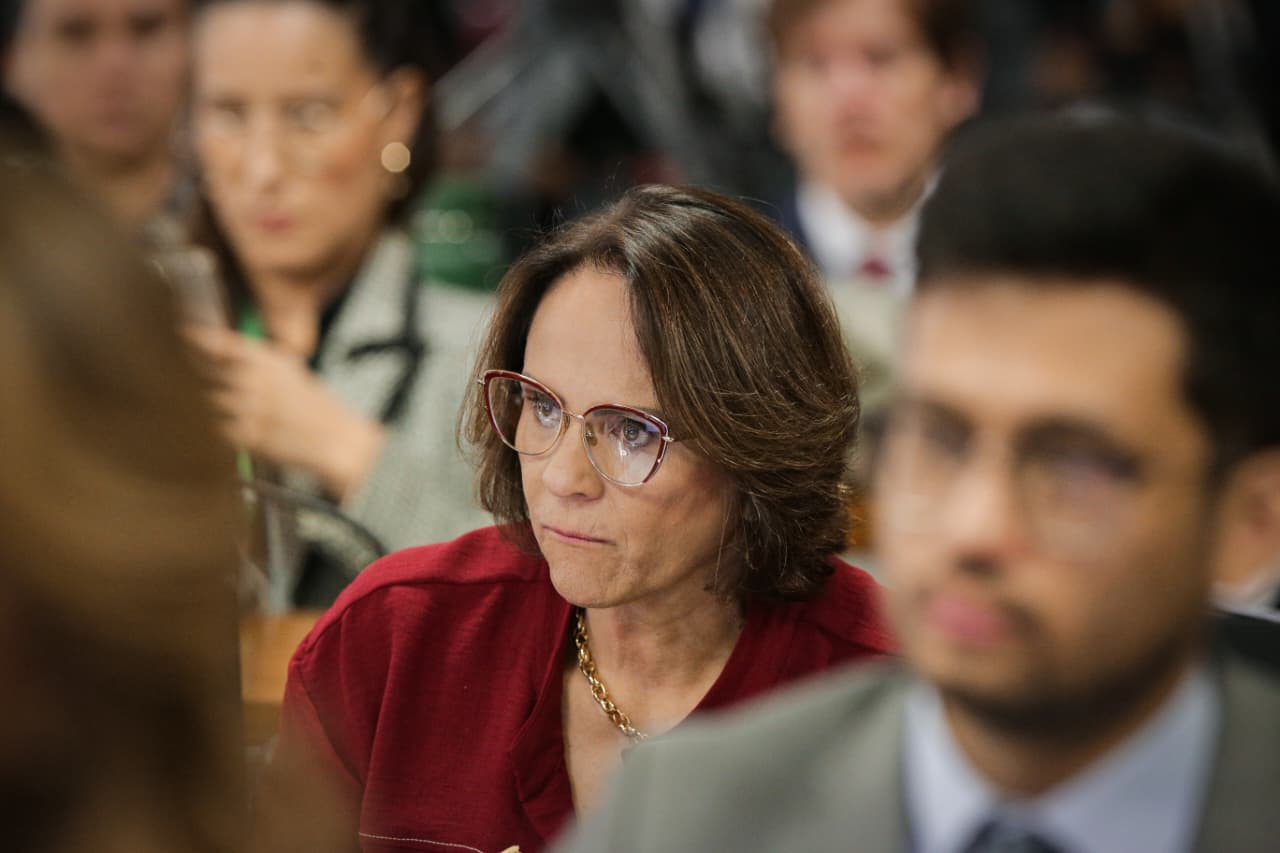 Damares sobre Zambelli: “Enjaulada, injustiçada, perseguida”