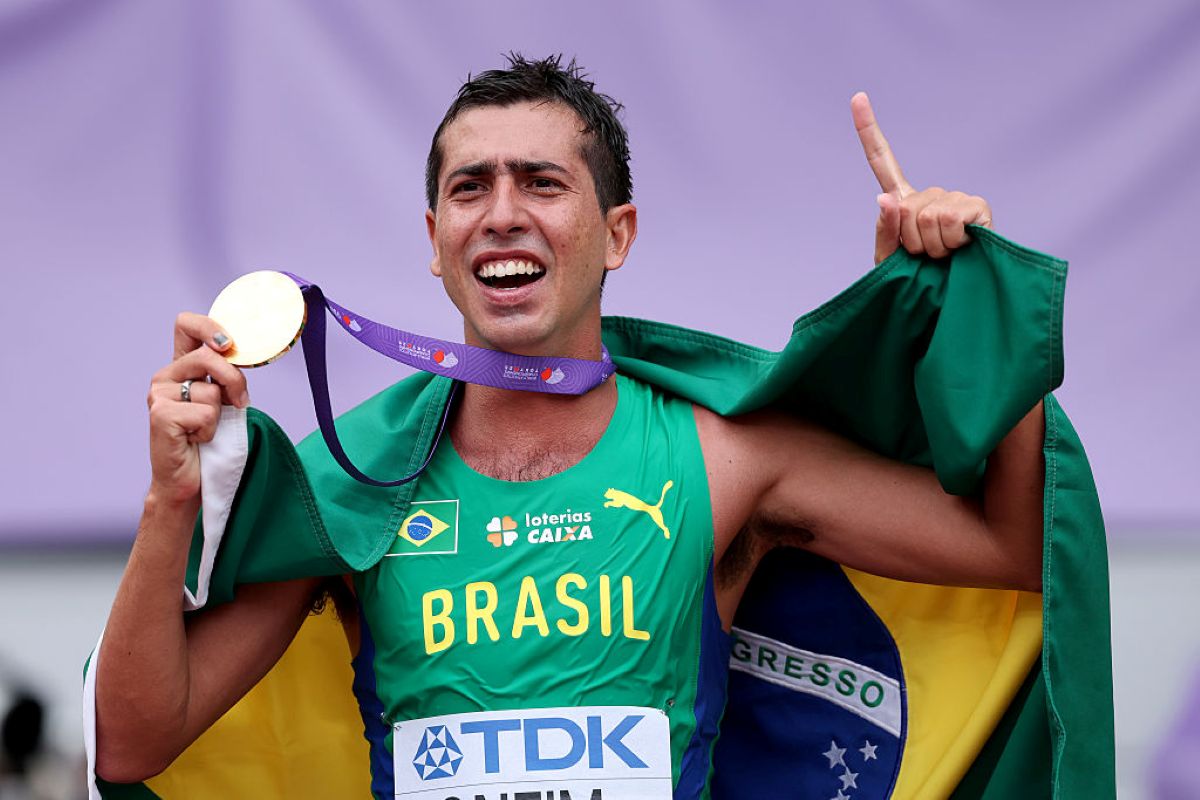 Caio Bonfim se torna recordista do Brasil no Mundial de Atletismo