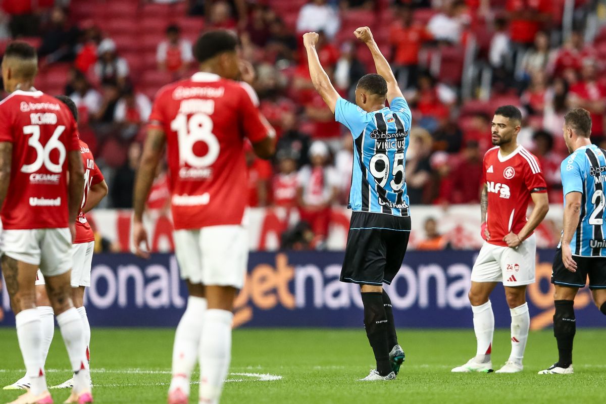 Gre-nal: Grêmio vence de virada por 3 x 2 e quebra tabu contra o rival