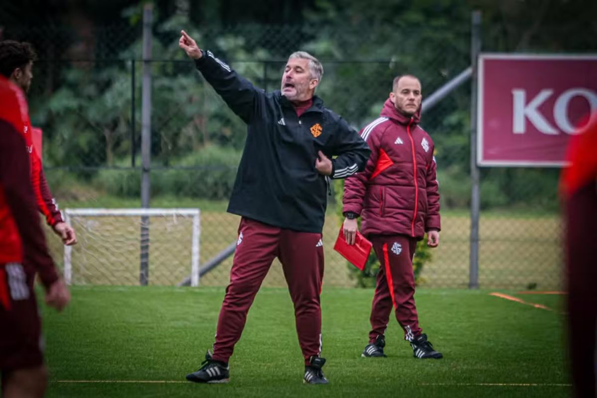 Saiba quem assume o comando do Internacional após demissão de Roger
