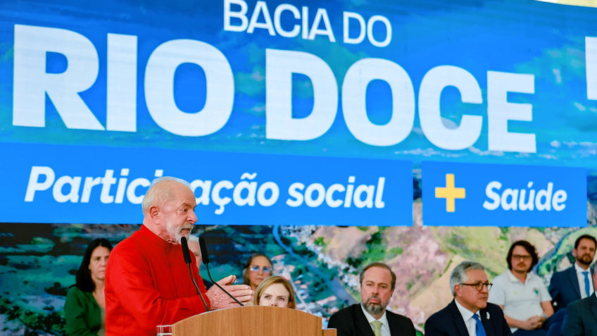 Vale criou fundação para "enganar" vítimas de Mariana, diz Lula