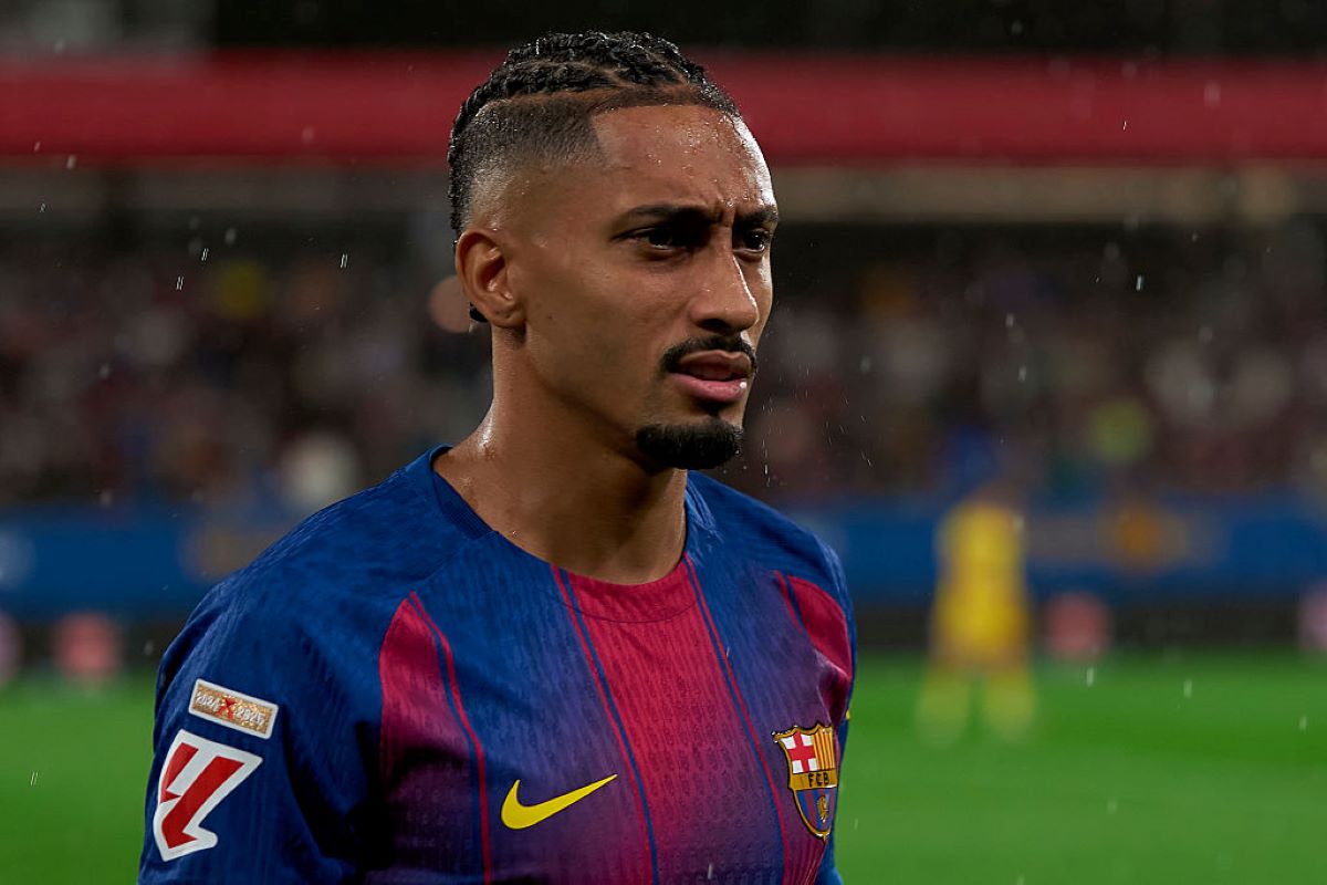 Raphinha se lesiona, vira desfalque no Barcelona e preocupa Seleção